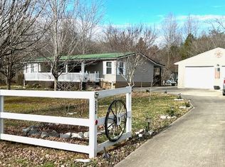 356 Lakeshore Dr, Burnside, KY 42519
