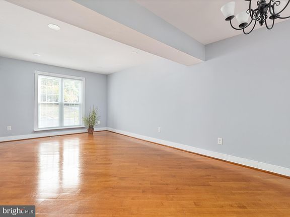 4th image of 6010 Westbourne Pl