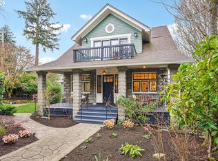 2647 SW Montgomery Dr, Portland, OR 97201