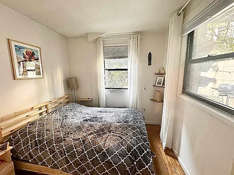 328 W 77th St #2 — Photo 9