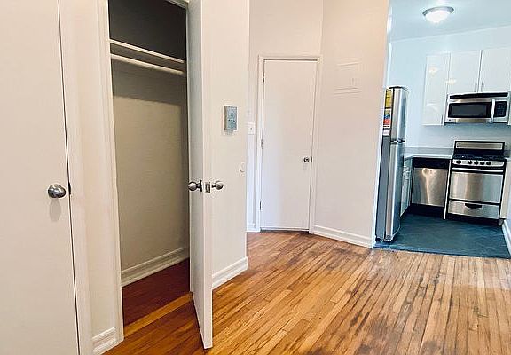 4th image of 485 Amsterdam Ave APT 4R