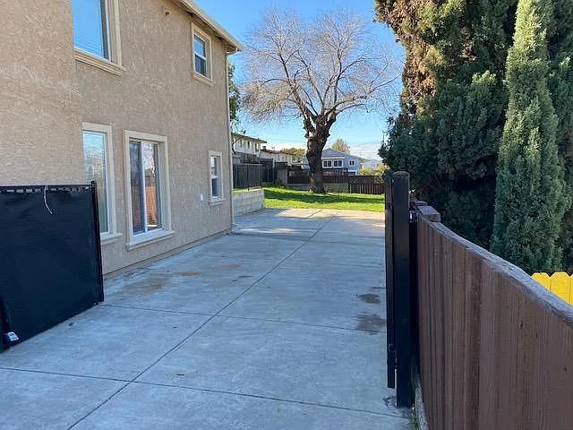 14741 Darius Way #B — Photo 2