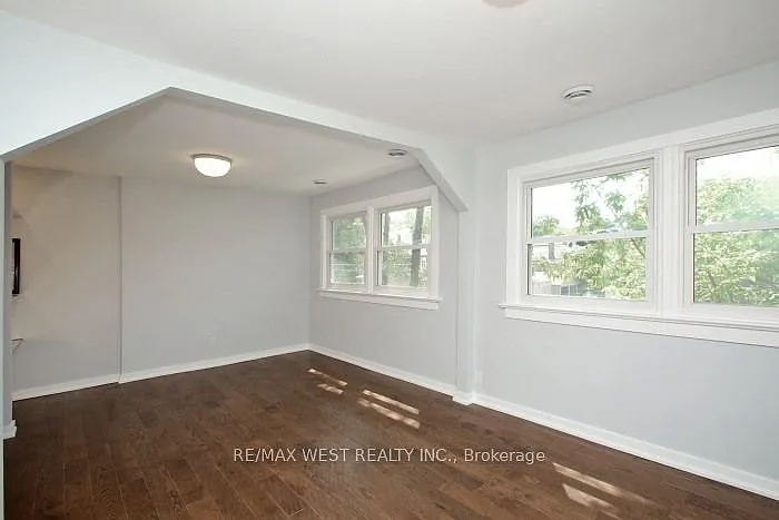 420 Annette St #UPPER LEVEL — Photo 5