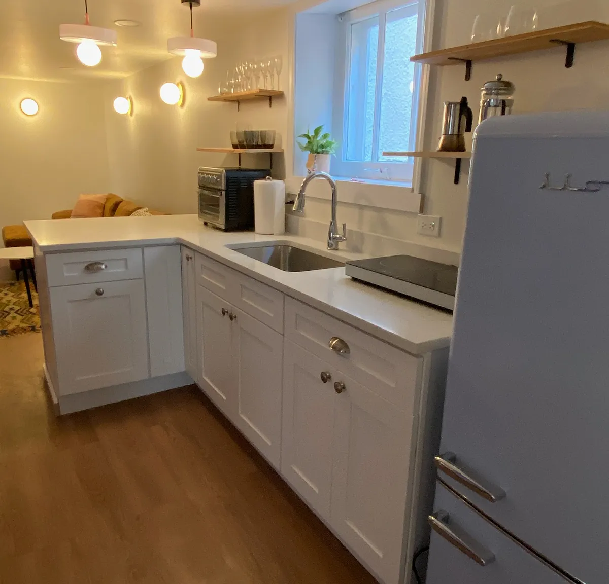 2 bed, 900 sqft, $1,895 — Photo 2
