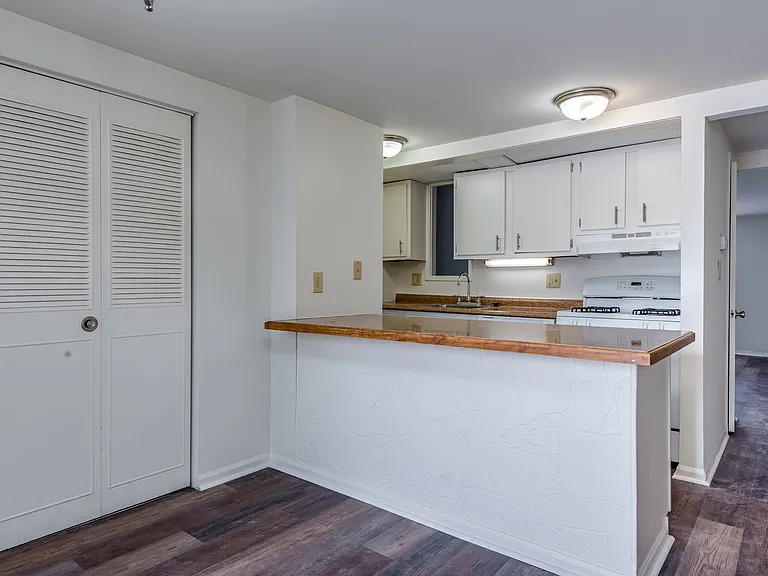 Cedar Village Apartments and Townhomes — Photo 25