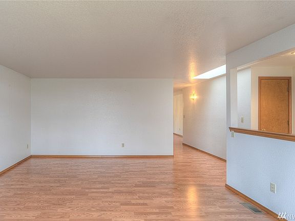 3rd image of 5713 Thornbury Dr SE