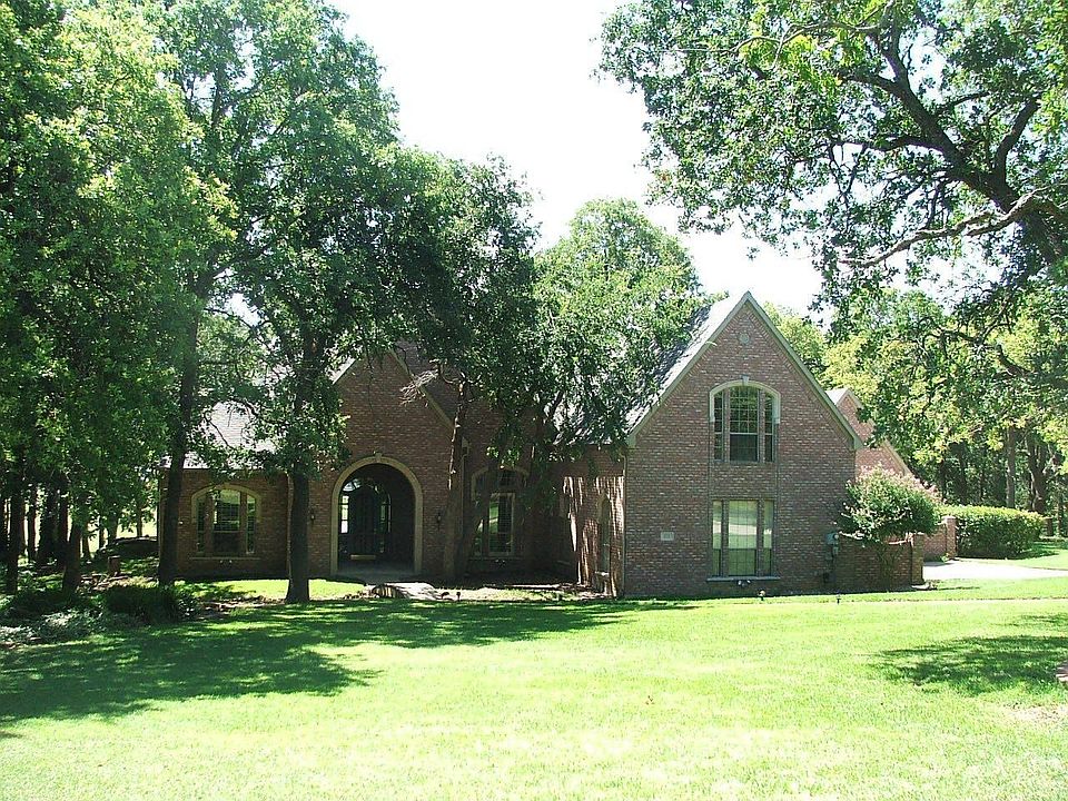 818 Carrie Lane, Lakewood Village, TX