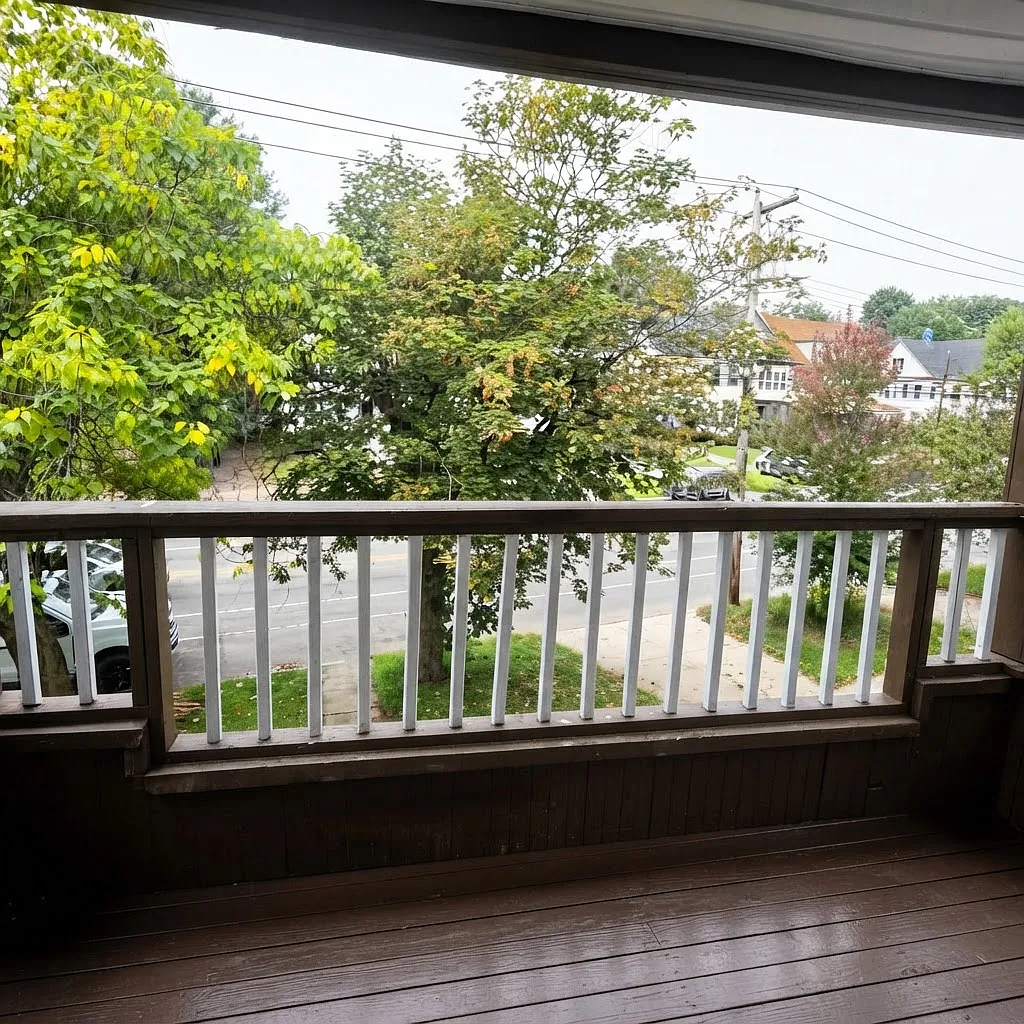 3 bed, 1175 sqft, $2,100 — Photo 4