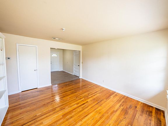 4th image of 4507 43rd St