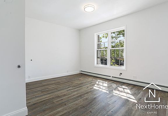 5th image of 24-04 23rd St #2