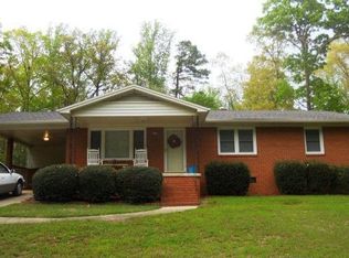 815 Clearwater Dr, Sanford, NC 27330