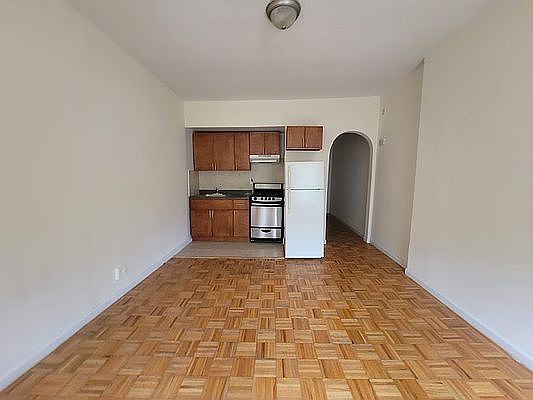 3rd image of 127 E 101st St APT 2D