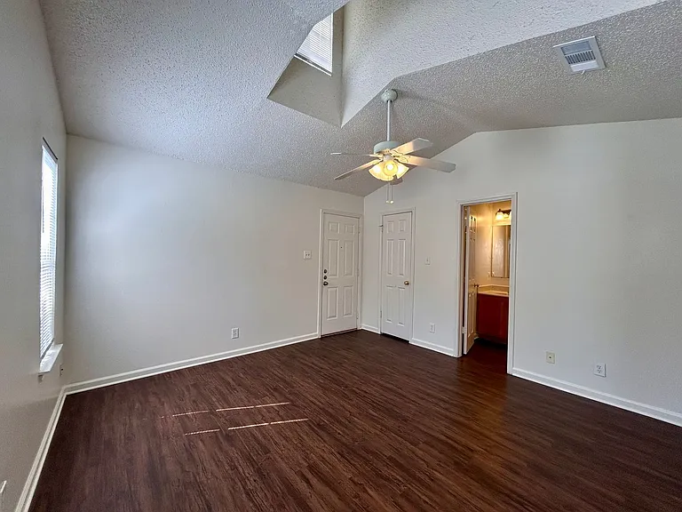 9217 Kempler Dr — Photo 5