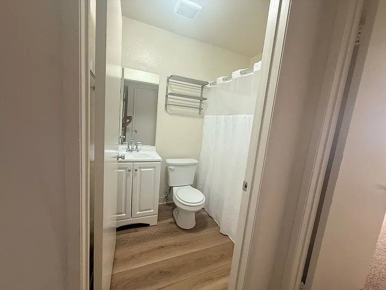 10418 Scoville Ave — Photo 12