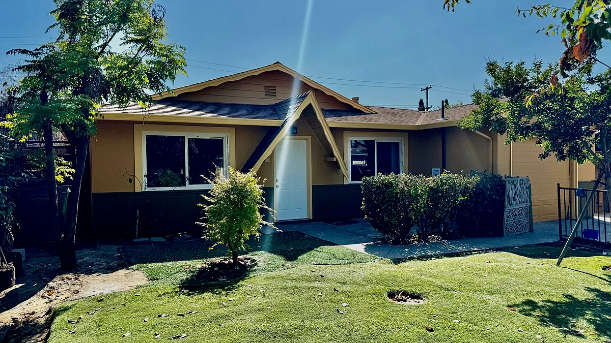 Building Photo - 2737 Ophelia Ave