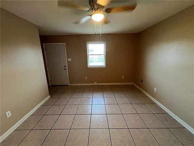 2 bed, 1.0 bath, 1000 sqft, $1,150 — Photo 3