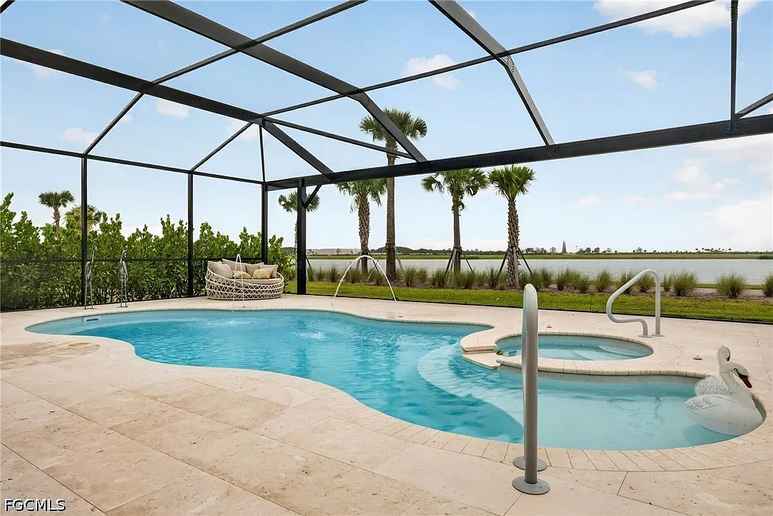 2 bed, 2.5 bath, 2424 sqft, $10,000 — Photo 4