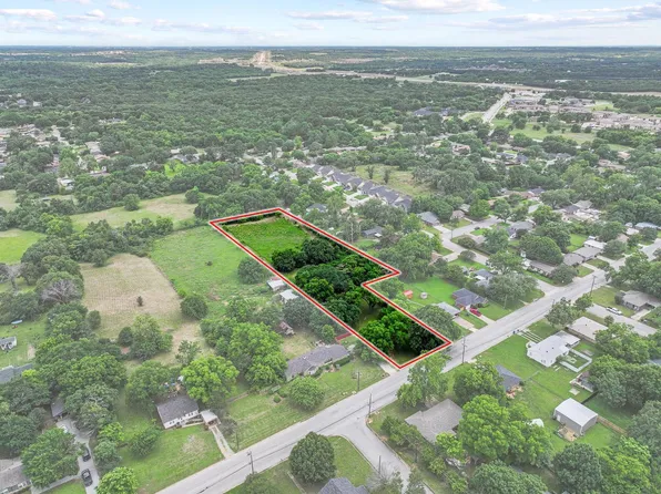 2406 Loy Lake Rd, Denison, TX 75020
