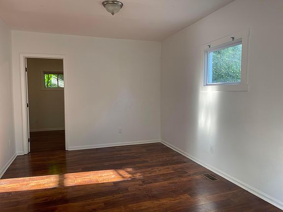 5th image of 1484 E 23rd Ave
