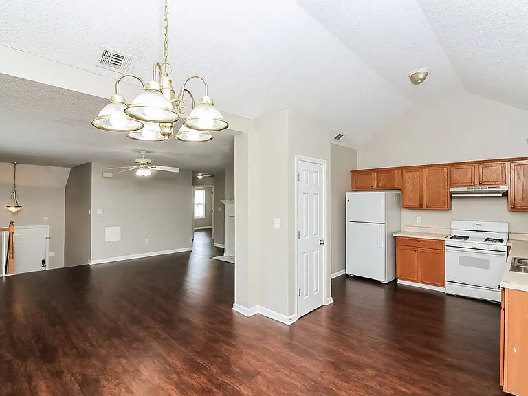 109 Belle Chase — Photo 9