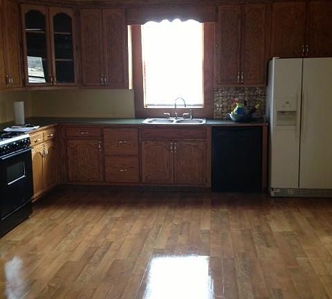 2nd image of 1774 Green St NE