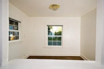 390 40th St — Photo 11