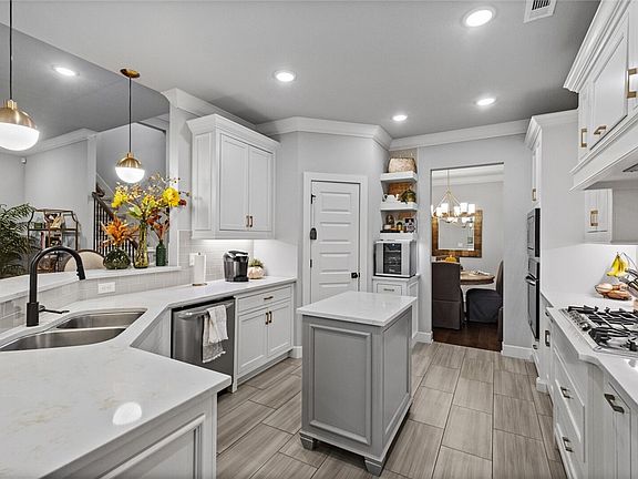 3rd image of 5801 W Canopy Meadows Dr