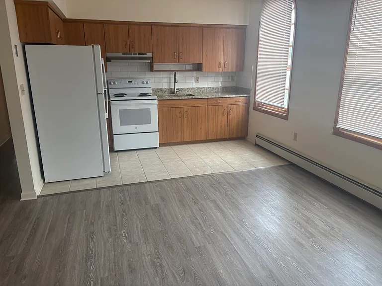 251 Main St #1 — Photo 2