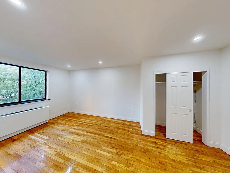 433 W 43rd St #5D — Photo 5