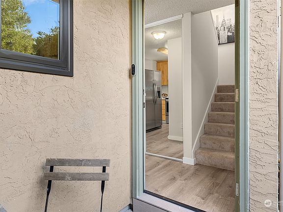 3rd image of 10017 NE 138th Place #B5