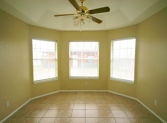 2nd image of 2708 Thunderbird Ave