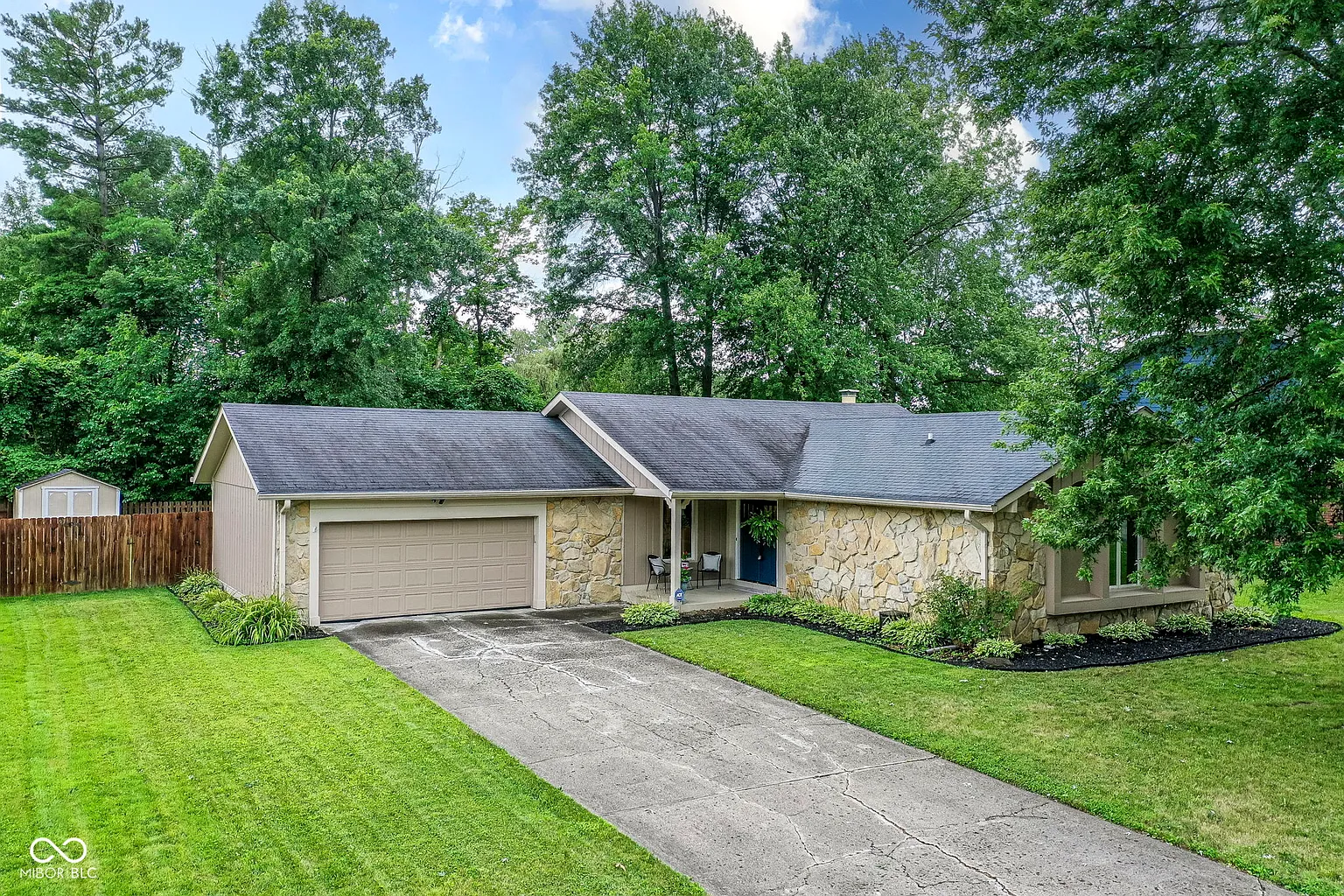 8407 Tanager Ln photo 1
