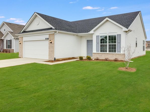 10962 Charles Dr, Winfield, IN 46307