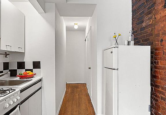 5th image of 482 E 74th St APT 3C