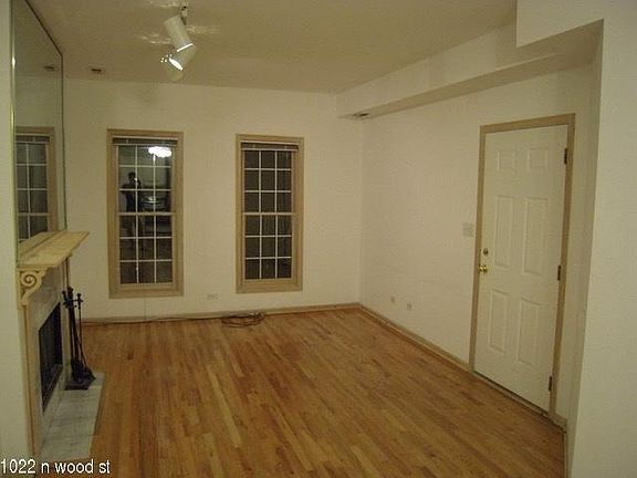 5th image of 1022 N Wood St #1427