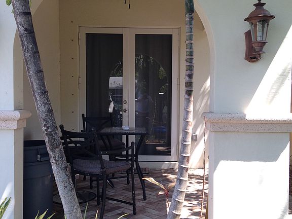 3rd image of 207 SW 10th St