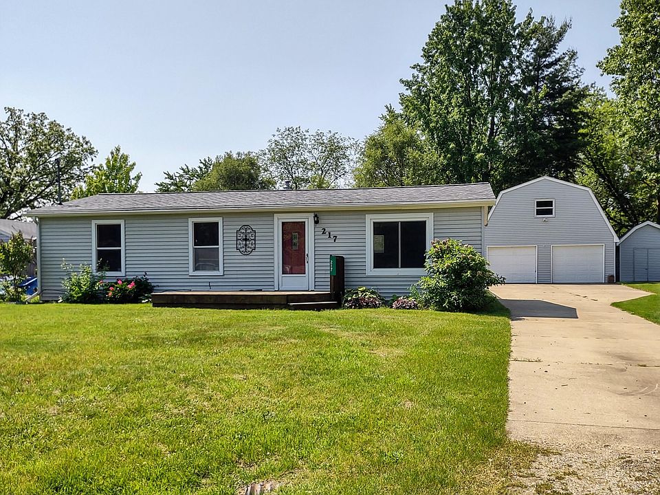 1st image of 217 Creekview Dr