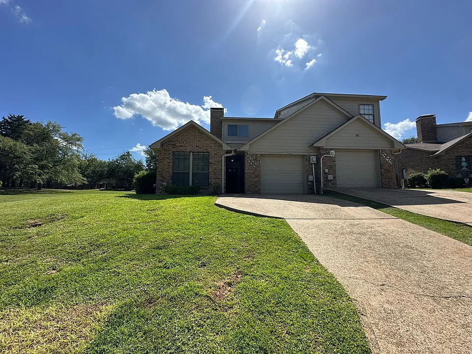 5885 Creek Side Cir