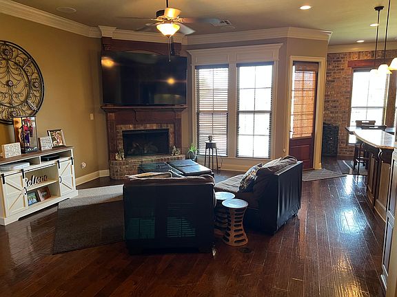 4th image of 215 Poydras Ave