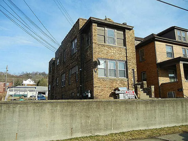 1418 Lenz Ave photo 1