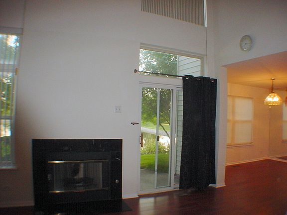 4th image of 1375 E Baronet Ln