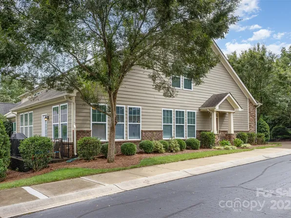 4523 Blackmuir Wood Cir, Charlotte, NC 28270