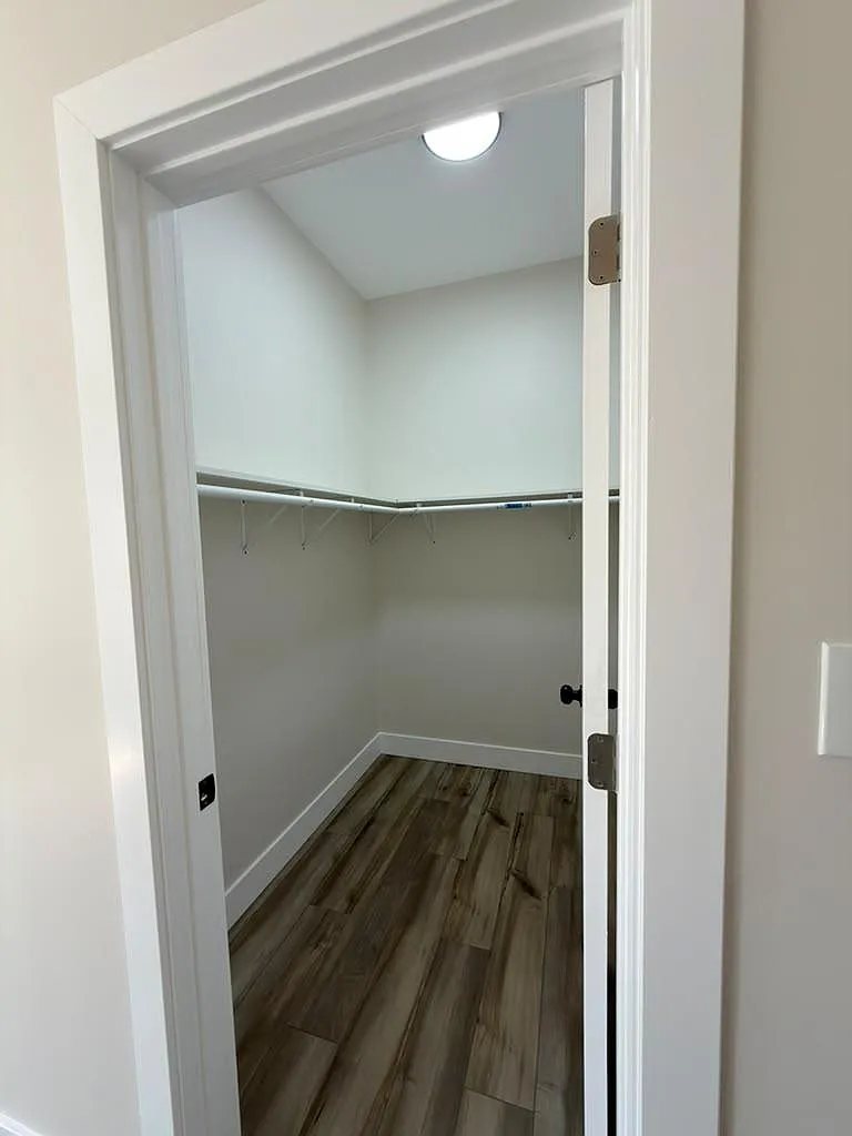 4 bed, 2.5 bath, 1942 sqft, $1,269 — Photo 1