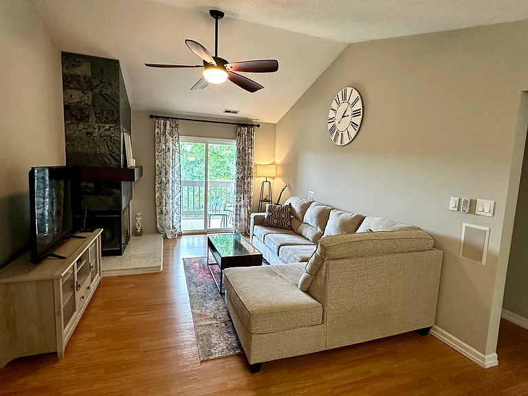 2218 Canyonlands Dr #F — Photo 1