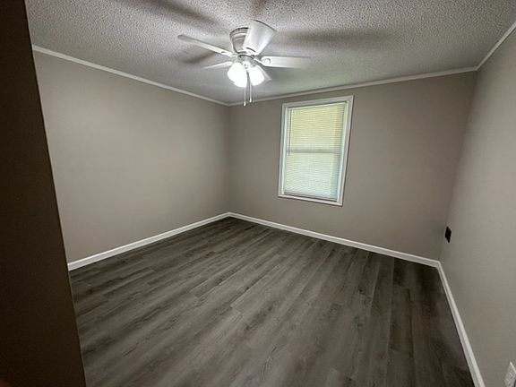 5th image of 101 Red Deer Dr #401