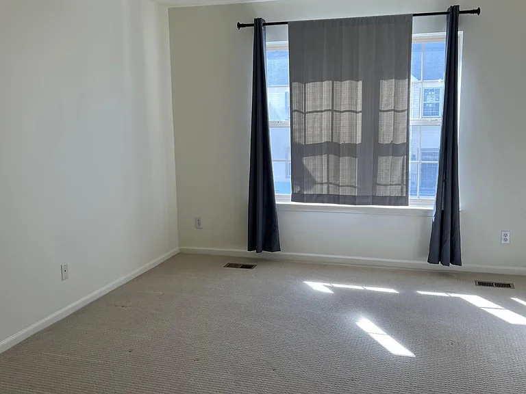 3218 Camden Dr — Photo 10