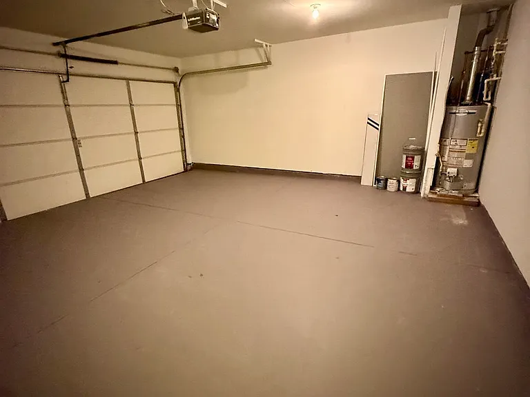 755 Tara Bnd — Photo 32