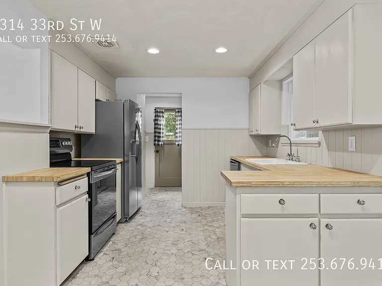 8314 33rd St W — Photo 13