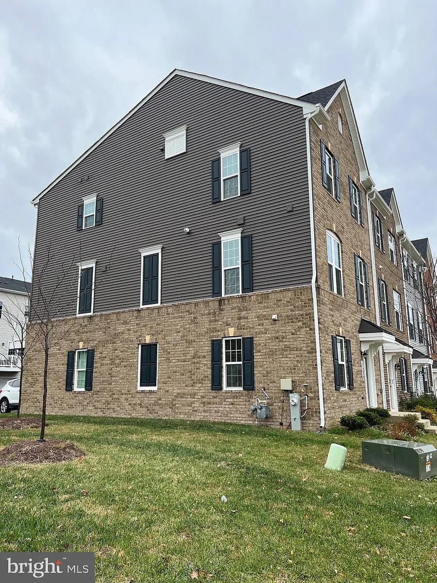 Building Photo - 1550 Adamson Way