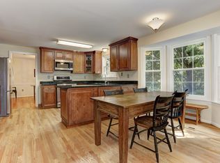13 Oskaloosa Ct, Derwood, MD 20855